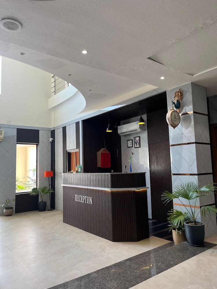 Hotel Vasu International 4 estrellas en Phagwāra