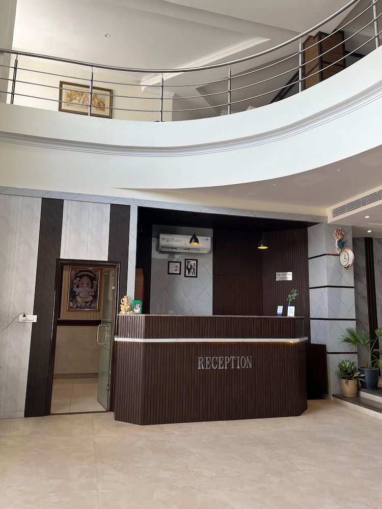 Hotel Vasu International 2