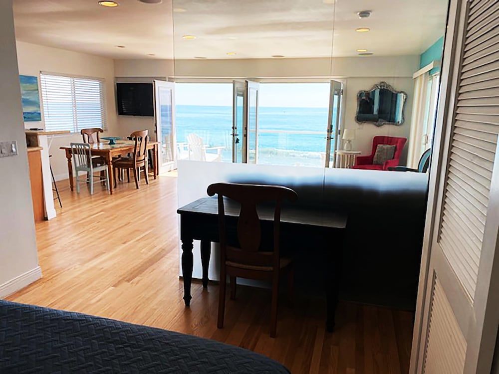 Malibu Beach Paradise Apartments 2