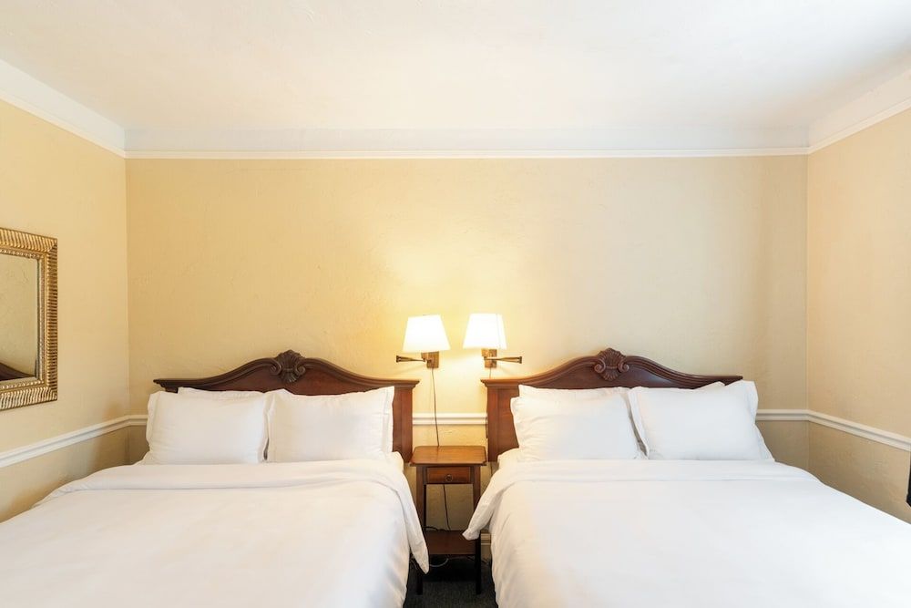 Lake Lure Inn & Spa 3
