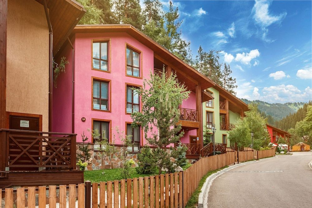 Oi-Qaragai Mountain Resort 4 estrellas en Besqaynar