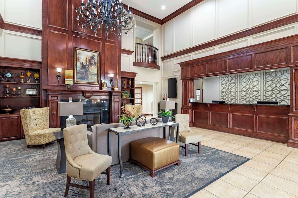 Best Western Plus Crown Colony Inn & Suites 3 estrelas em Lufkin