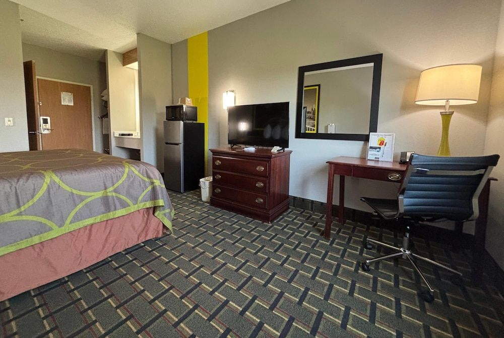 Super 8 by Wyndham Mt. Carmel IL 3