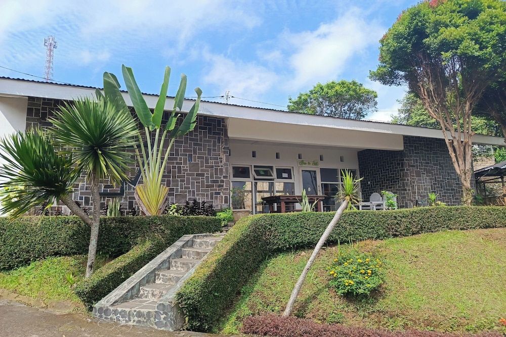 Surga Family House -1 estrellas en Brujul