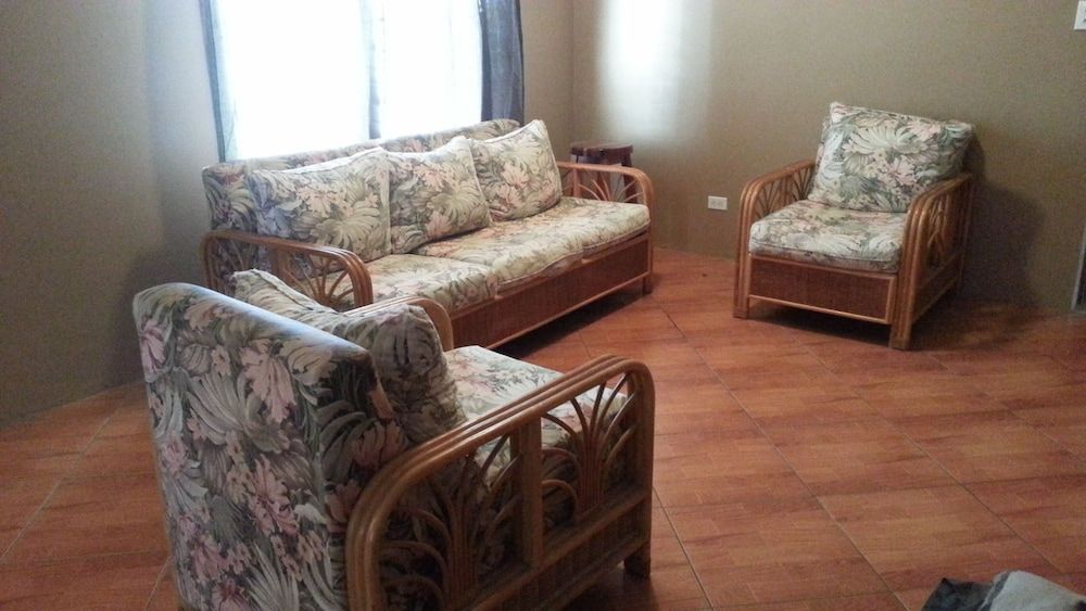 GM Suites Bed & Breakfast 2