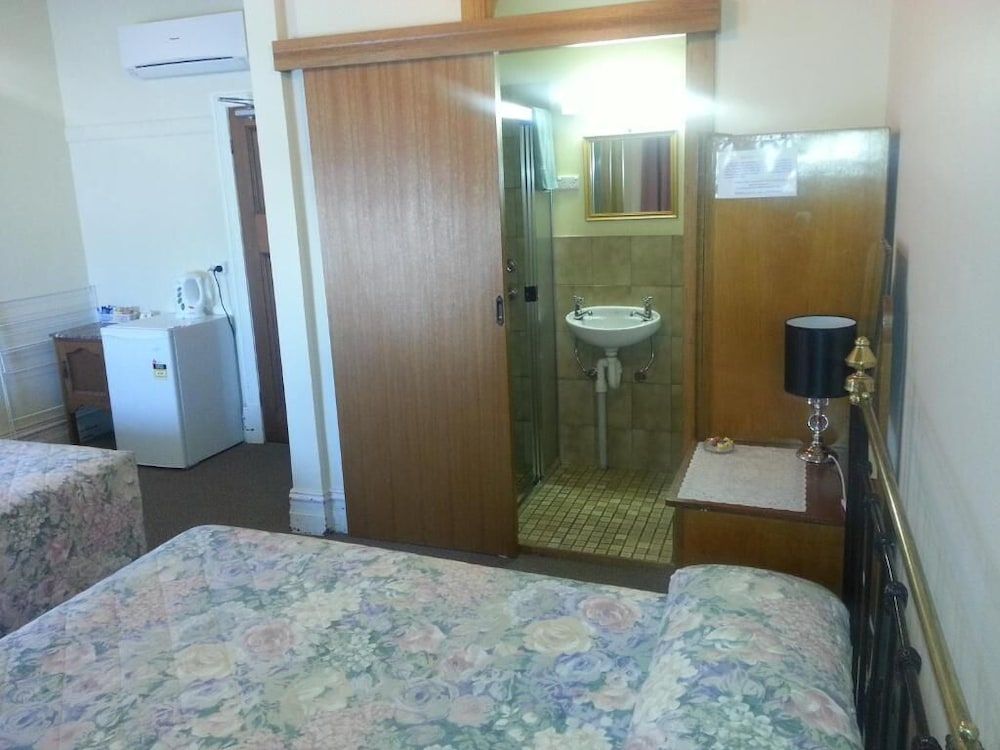 Sonbern Lodge Motel 2