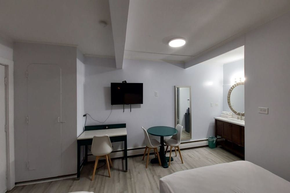 Village Motel By OYO Clinton 3