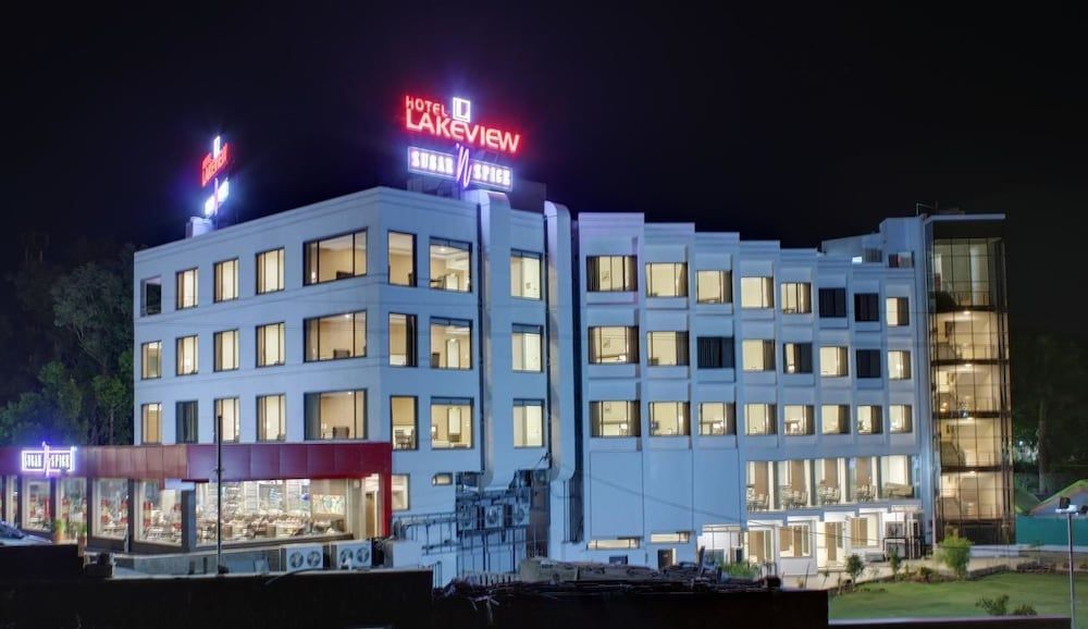 Hotel Lakeview -1 estrellas en Saputara
