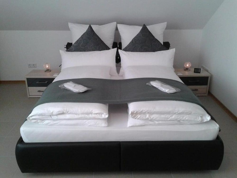 DZT-Schwarzwaldhotel Garni -1 estrellas en Unterkirnach