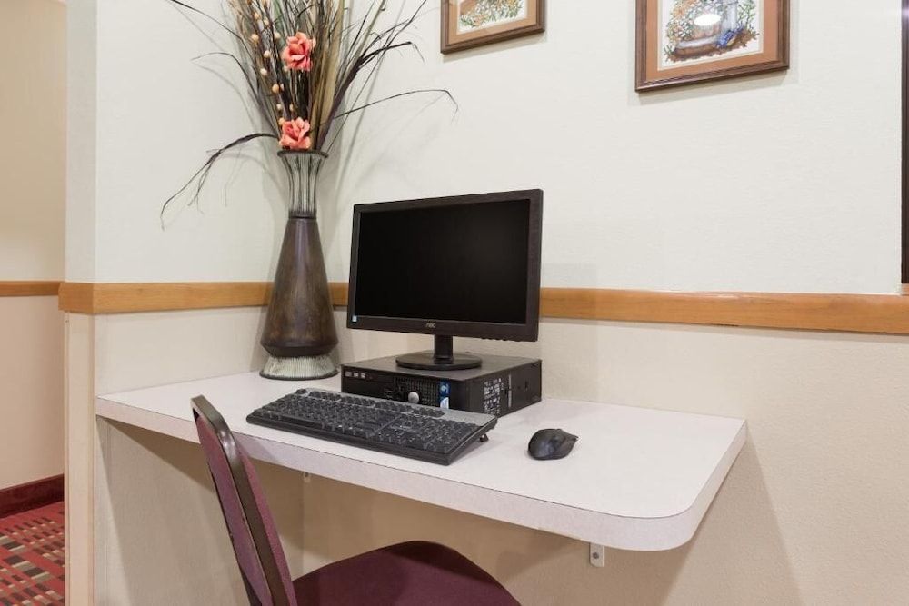 Western Inn & Suites 2