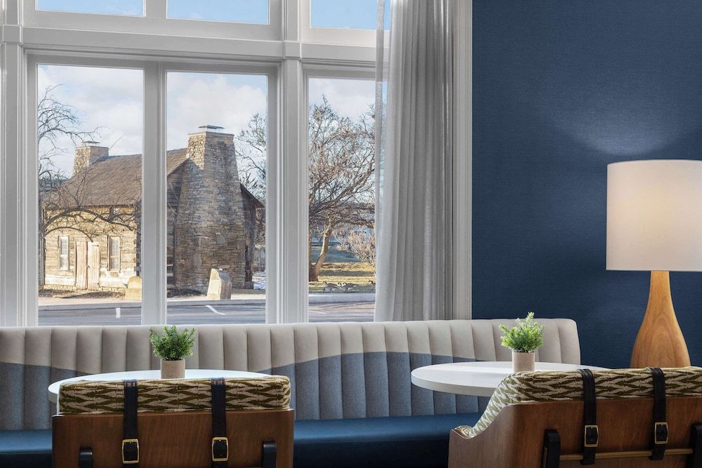 The Well House Hamilton, Tapestry Collection By Hilton 2