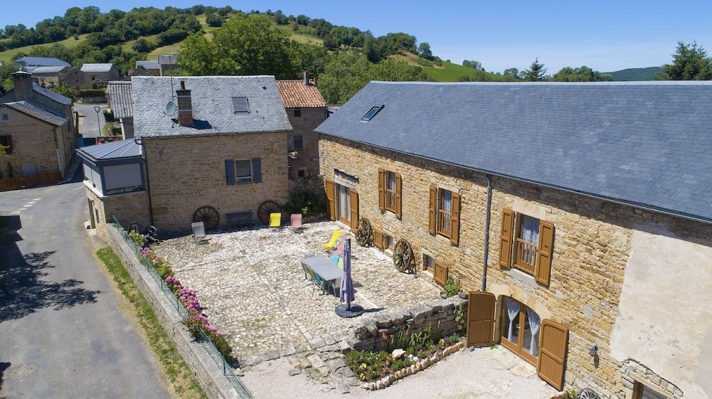 Chambres d'hôtes - Entre Dolmens et Fontaines -1 estrellas en Buzeins