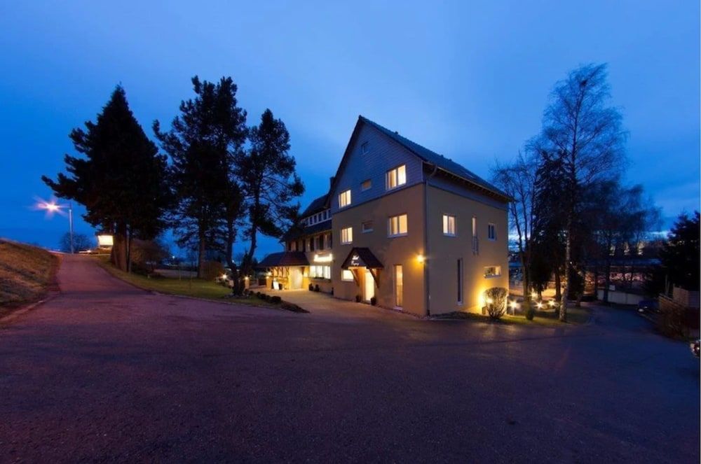Hotel-Restaurant Sonneneck -1 estrellas en Dornstetten