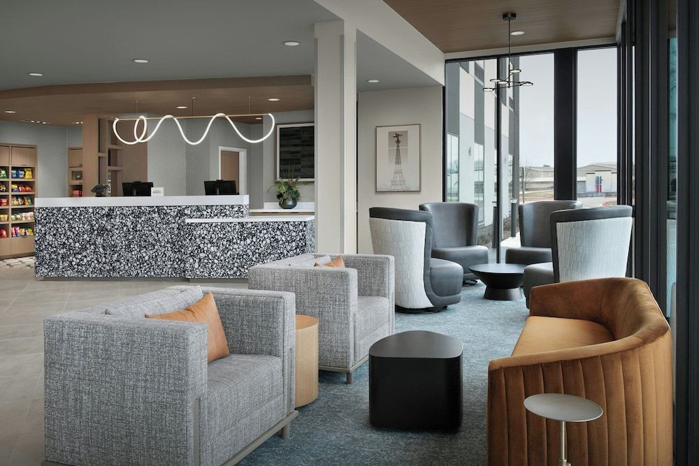 Fairfield Inn & Suites by Marriott Paris 3