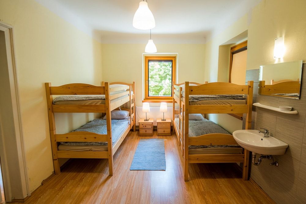 Rooms Kozmus -1 estrellas en Brestanica