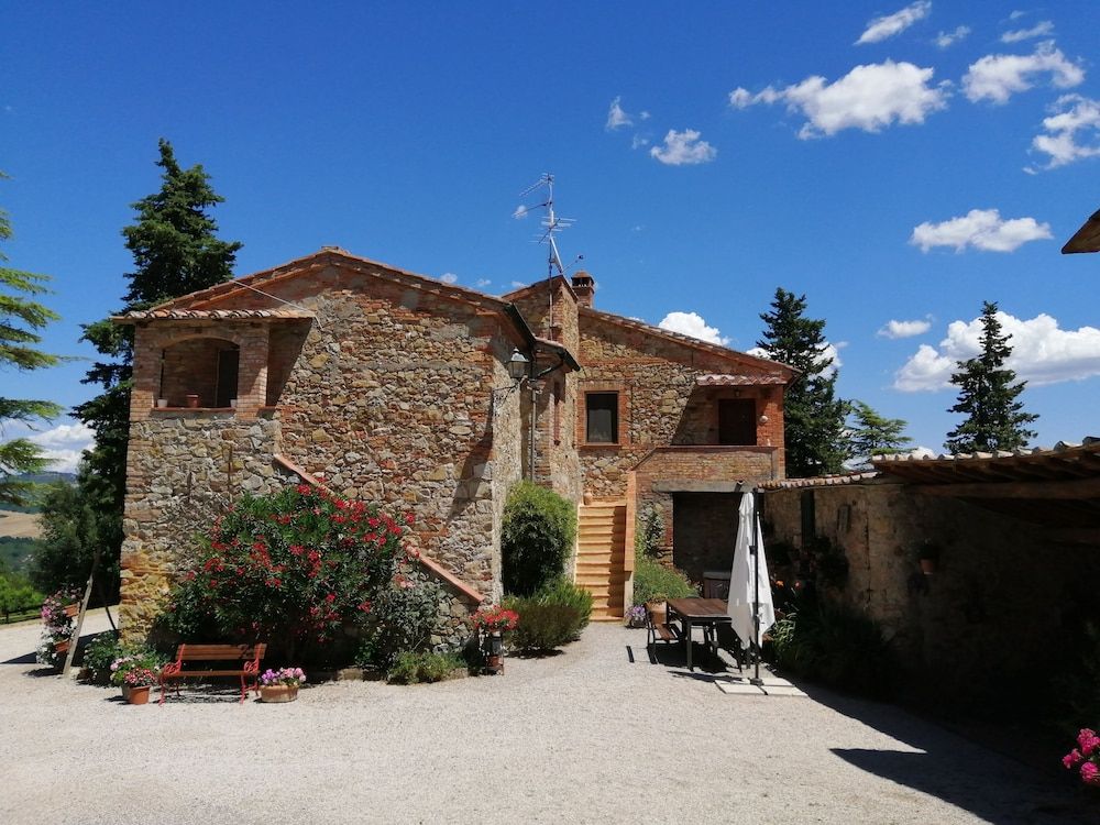 Podere Le Rote Private Farmhouse -1 estrellas en Castelnuovo di Val di Cecina