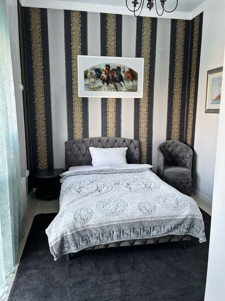Hotel Diamond 3