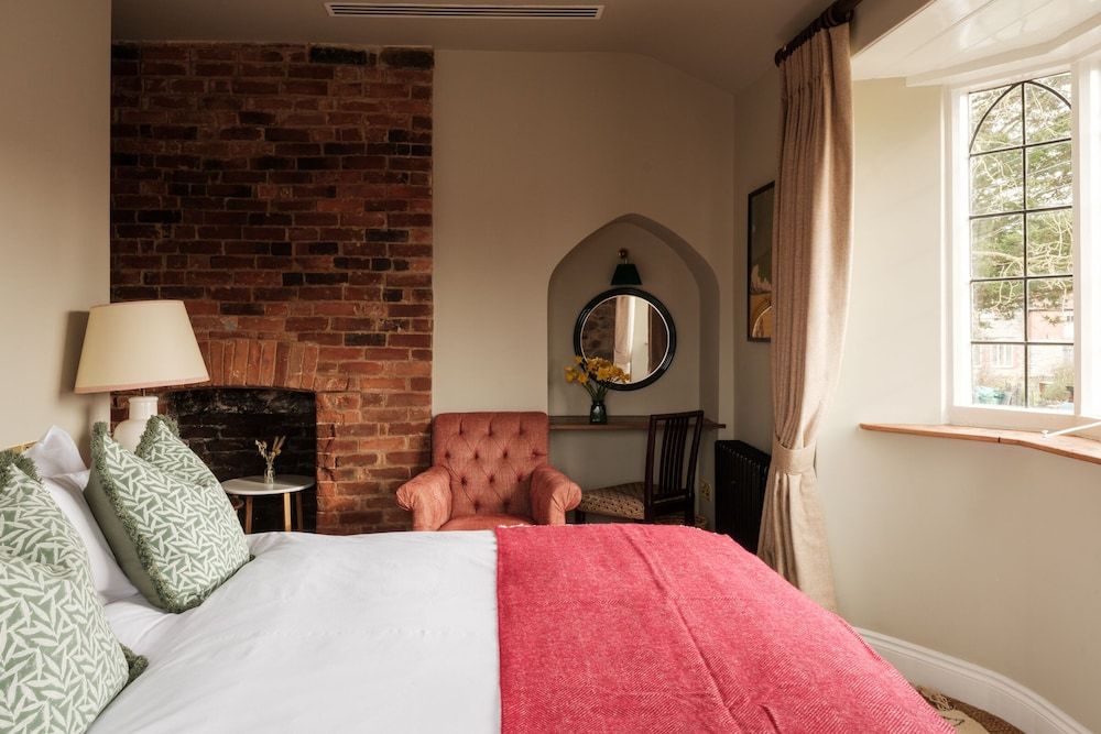 The Manor House Inn 3