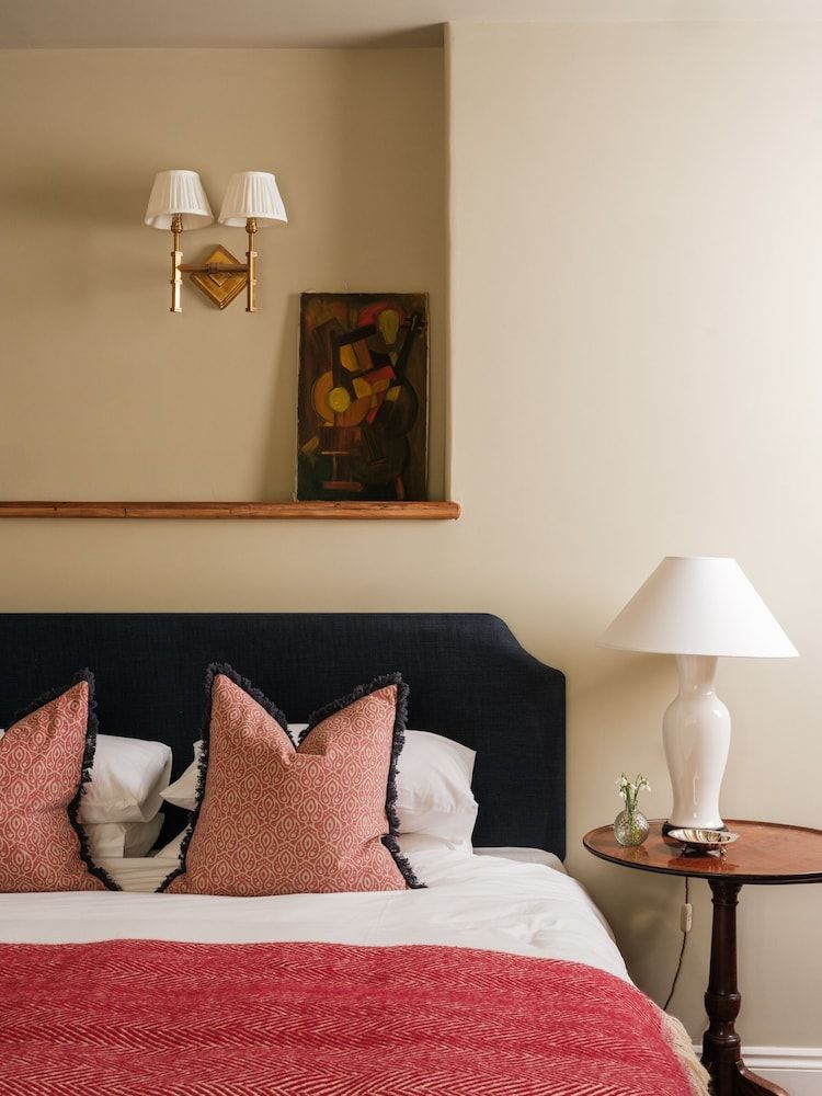 The Manor House Inn 2