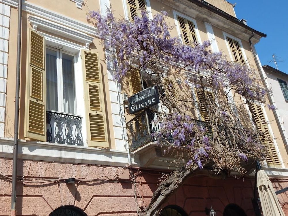 Albergo Il Glicine 2 estrelas em Noli