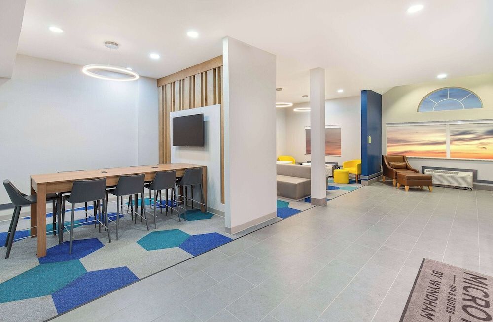 Microtel Inn & Suites by Wyndham Opelika 3