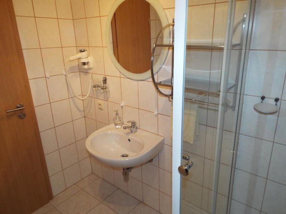 Hotel garni Zum Reinhartswald 3