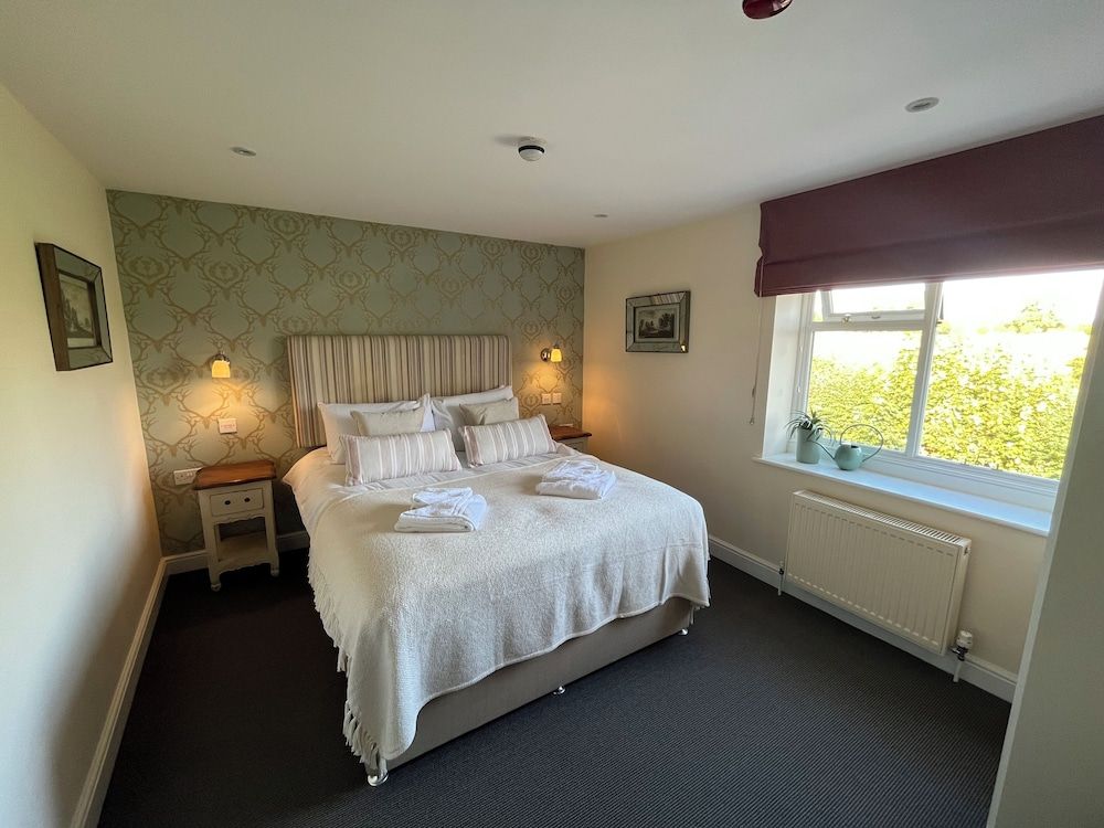 The Olde Coach House Inn 3