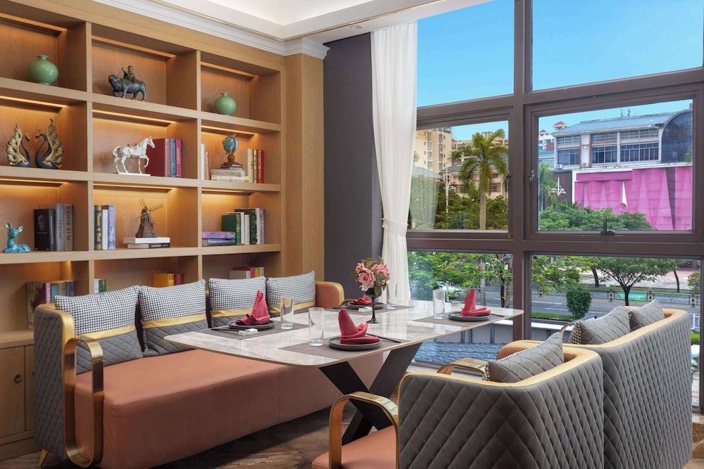 La Quinta by Wyndham Qionghai Yinhai 3