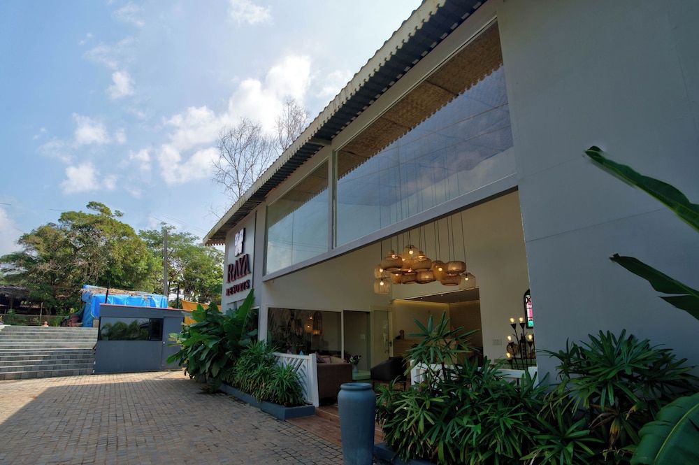 Raya Resorts 2