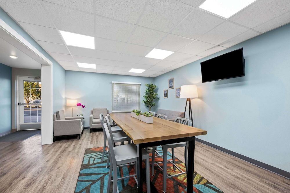 WoodSpring Suites Hobbs 3