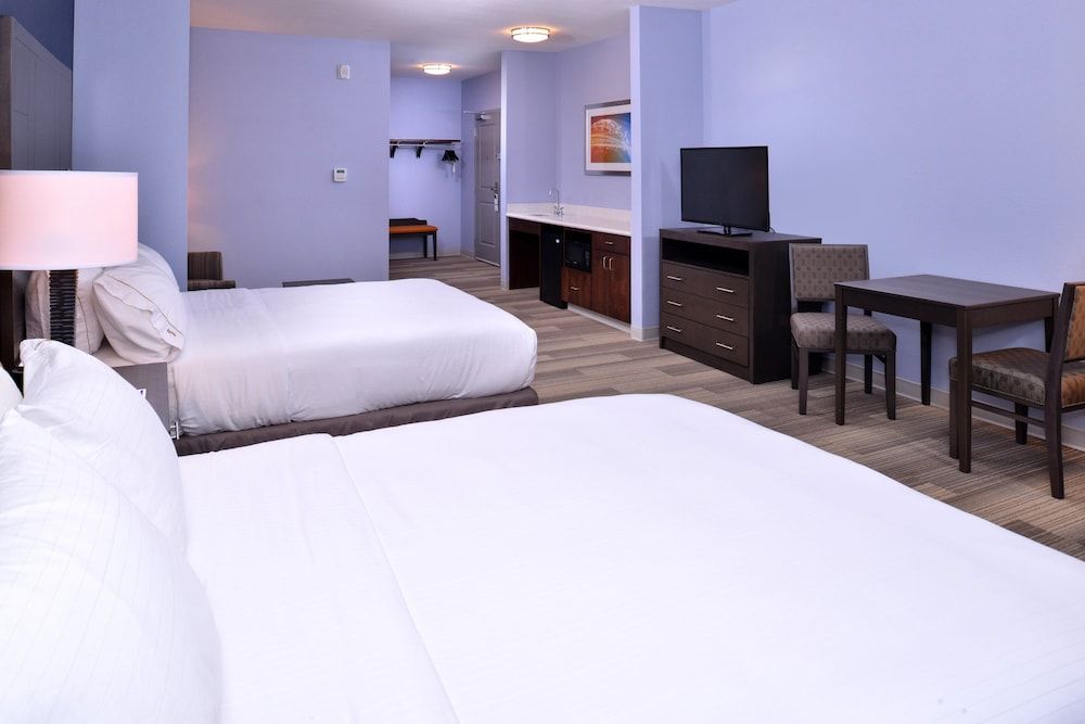 Holiday Inn Express & Suites Loma Linda- San Bernardino S by IHG 3