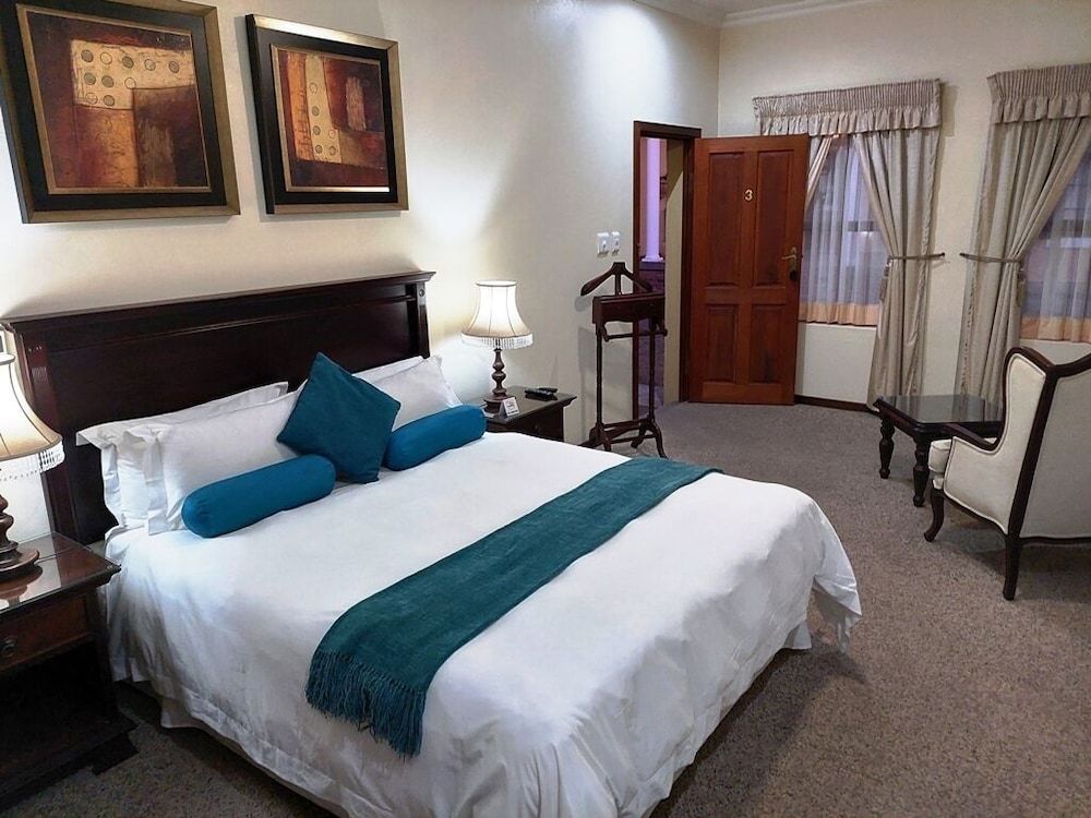 26 On Chamberlain Guest House 2