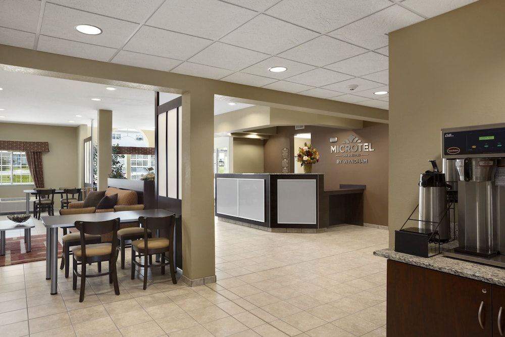 Microtel Inn & Suites by Wyndham Carrollton 2