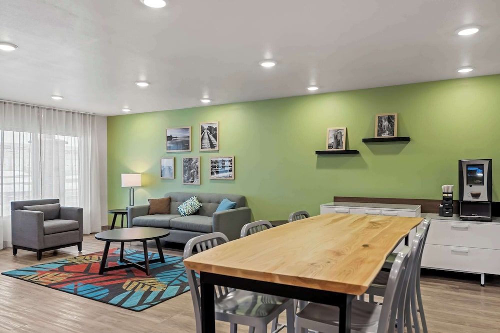 Woodspring Suites Loves Park Rockford 3