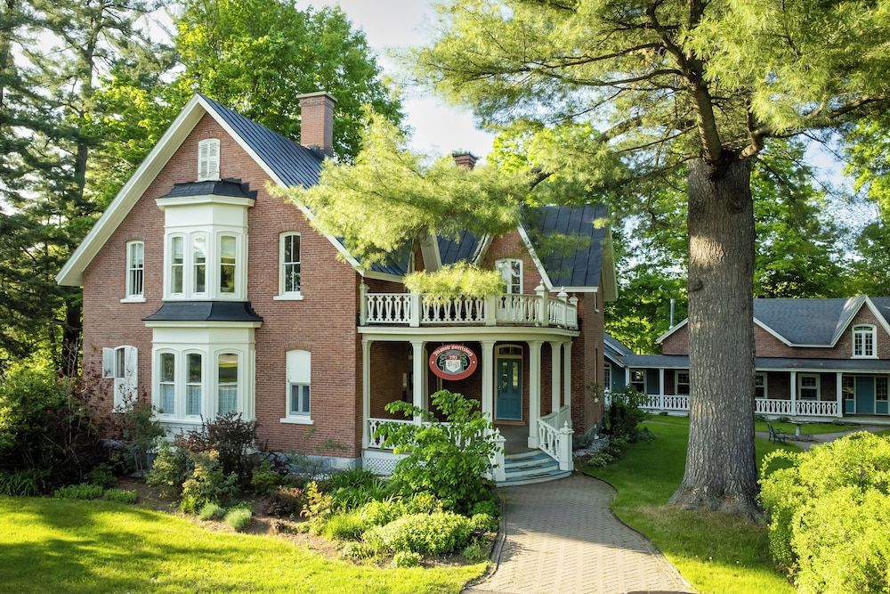 Manoir Sweetsburg 3 estrellas en Cowansville