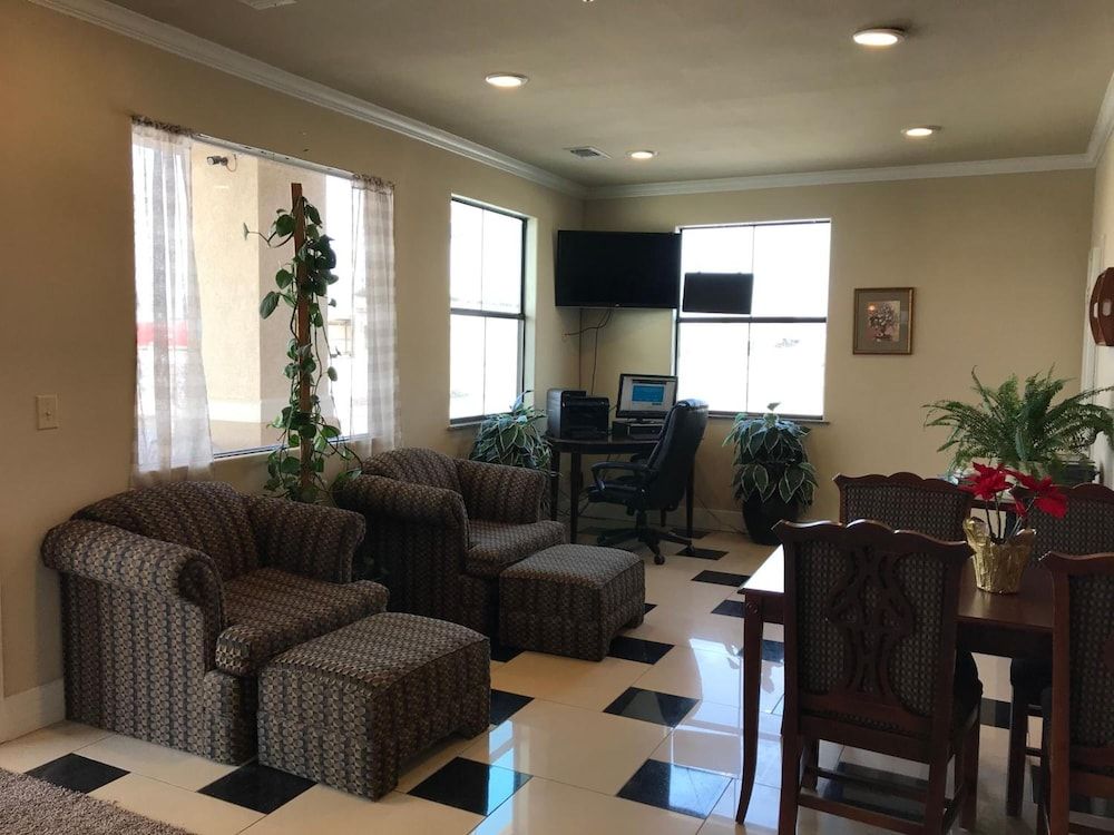 Big Lake Inn & Suites 3