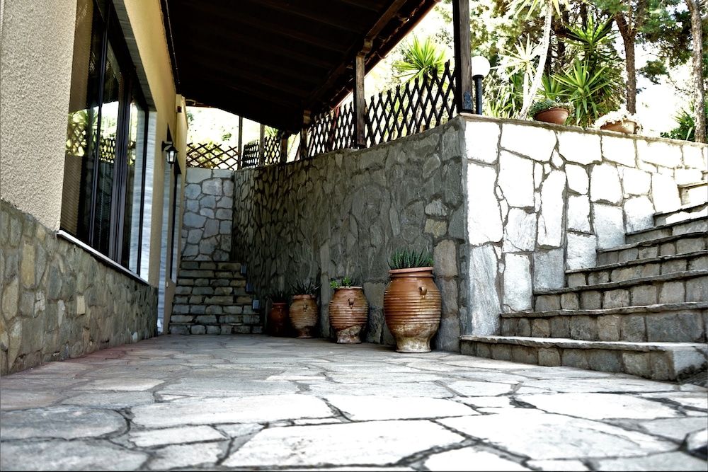 Pension Karvounoskala 2