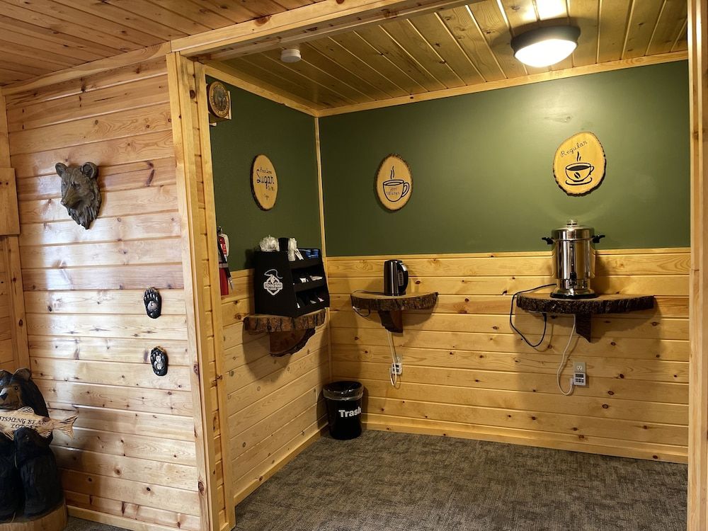 The Fishing Bear Lodge 3