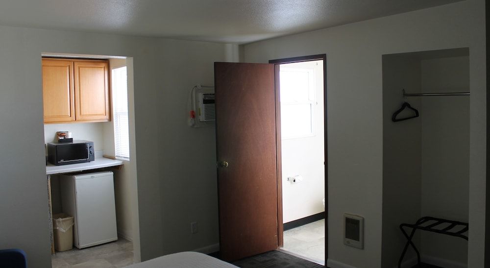 Sprague Motel 3