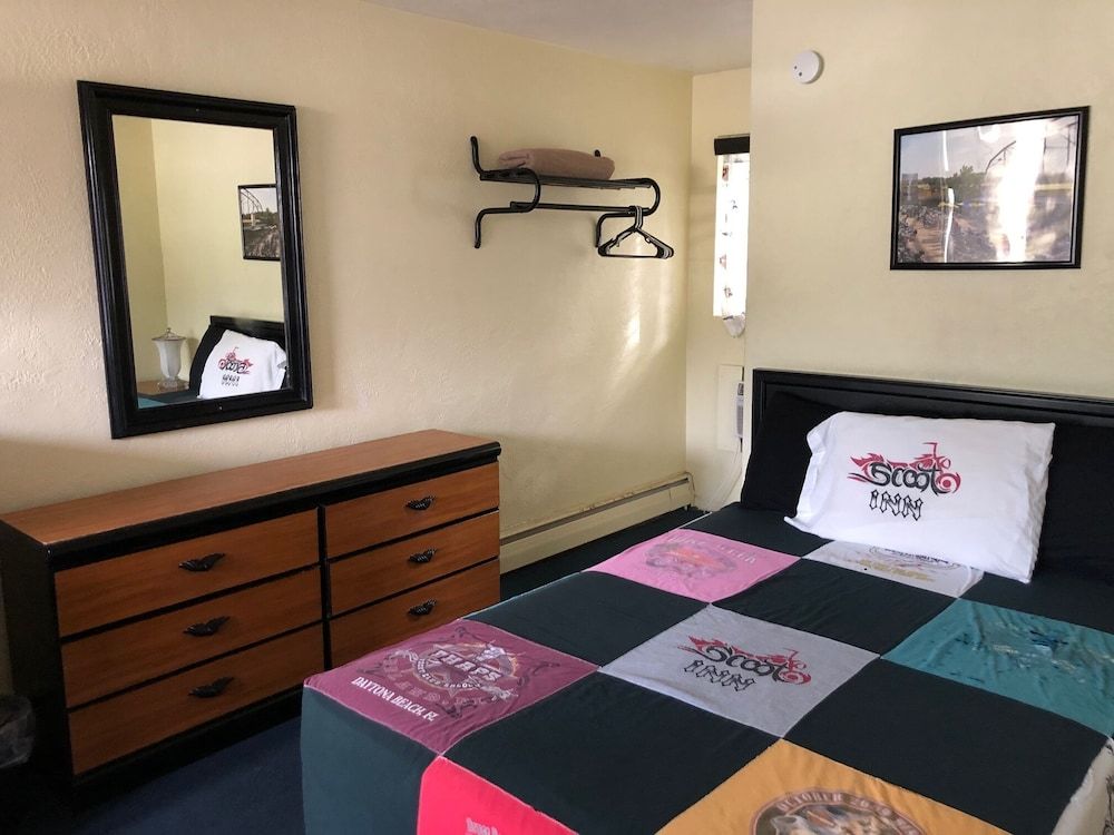 The Scoot Inn 2