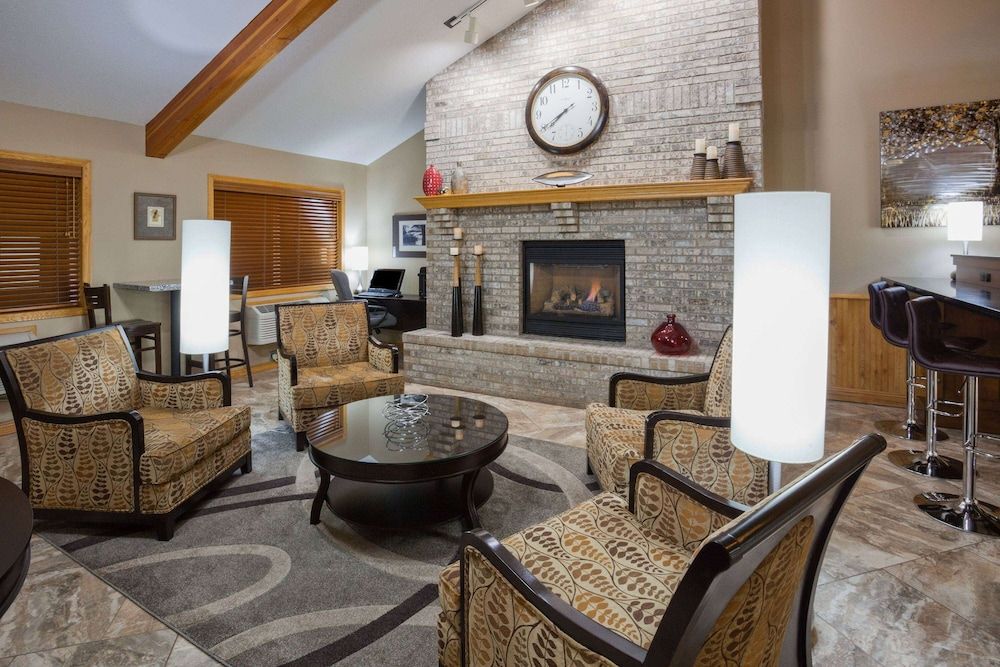 AmericInn by Wyndham Sartell 2