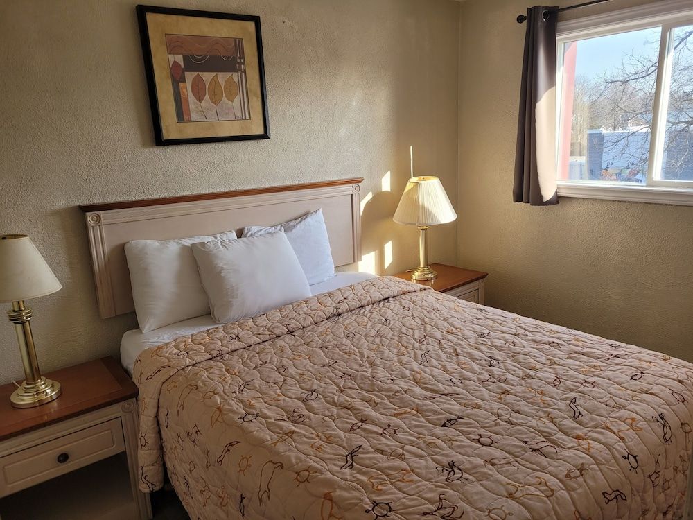 The Sand Castle Suites Motel 2
