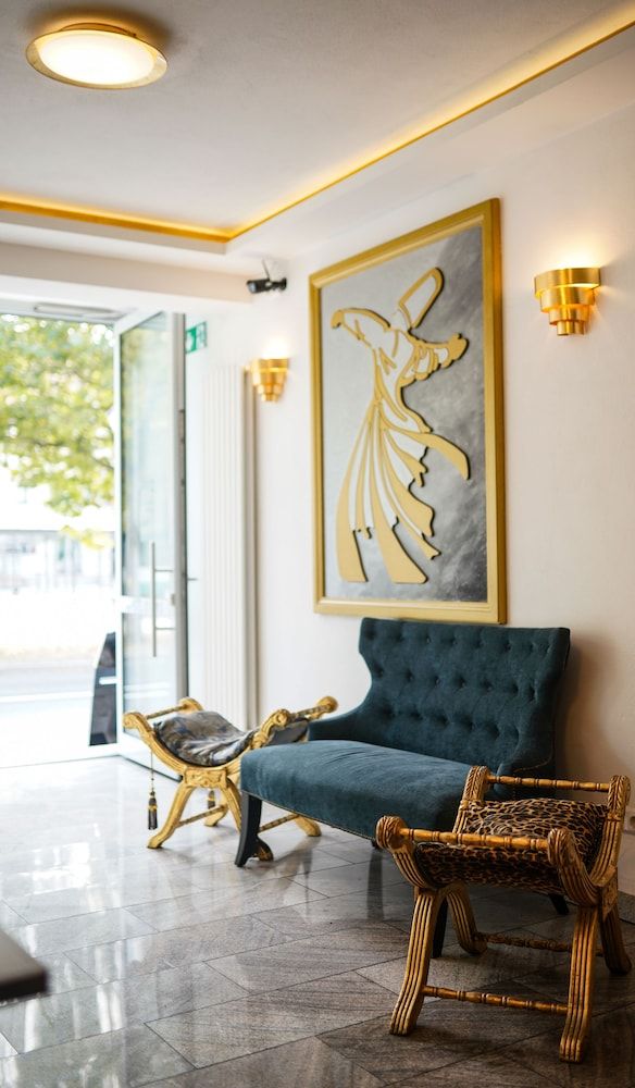 Stadthotel am Adenauerplatz 3