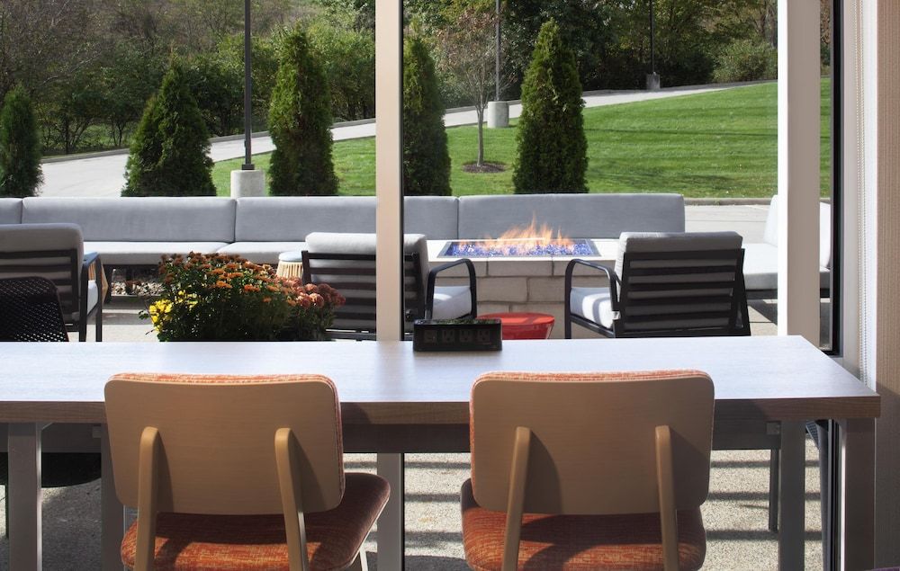Home2 Suites by Hilton Canton 3