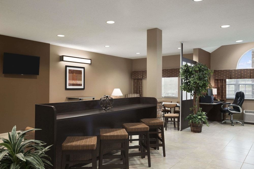 Sonesta Essential Fairmont 3