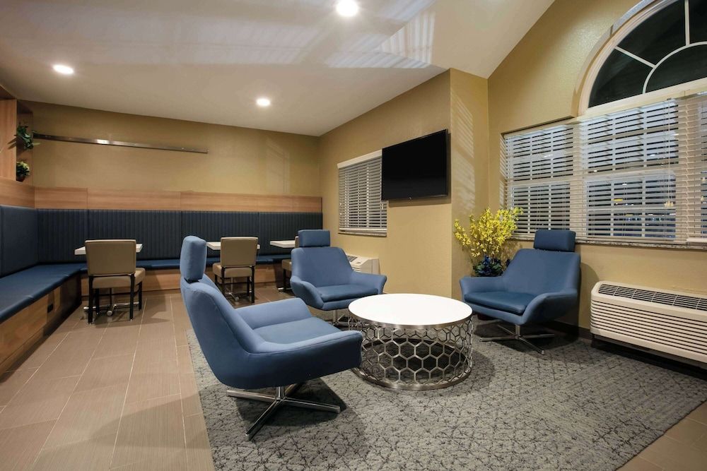 Microtel Inn & Suites By Wyndham Pecos 2