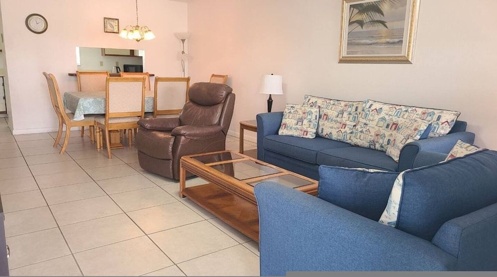Palm Manor Resort - Unit 6-203 3