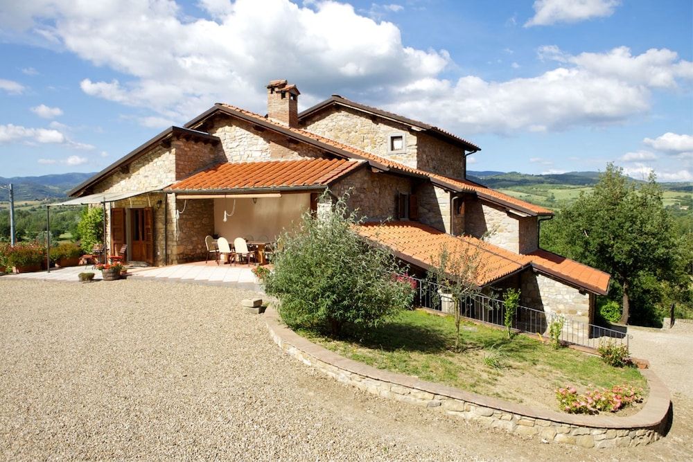 Wonderful private villa for 10 people with private pool, WIFI, TV, terrace, pets allowed and par... -1 estrellas en Borgo alla Collina