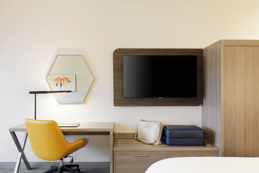 Holiday Inn Express & Suites Morrow Atlanta South by IHG 3