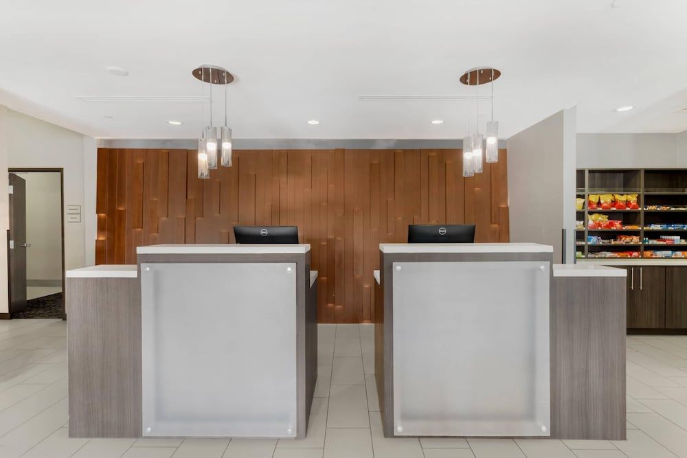 Comfort Inn & Suites 2